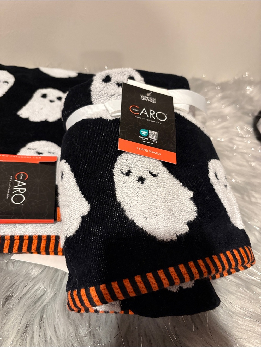 BNWT CARO Black & White Ghost Halloween Towel Set with Orange Stripe Trim - Picture 2 of 5